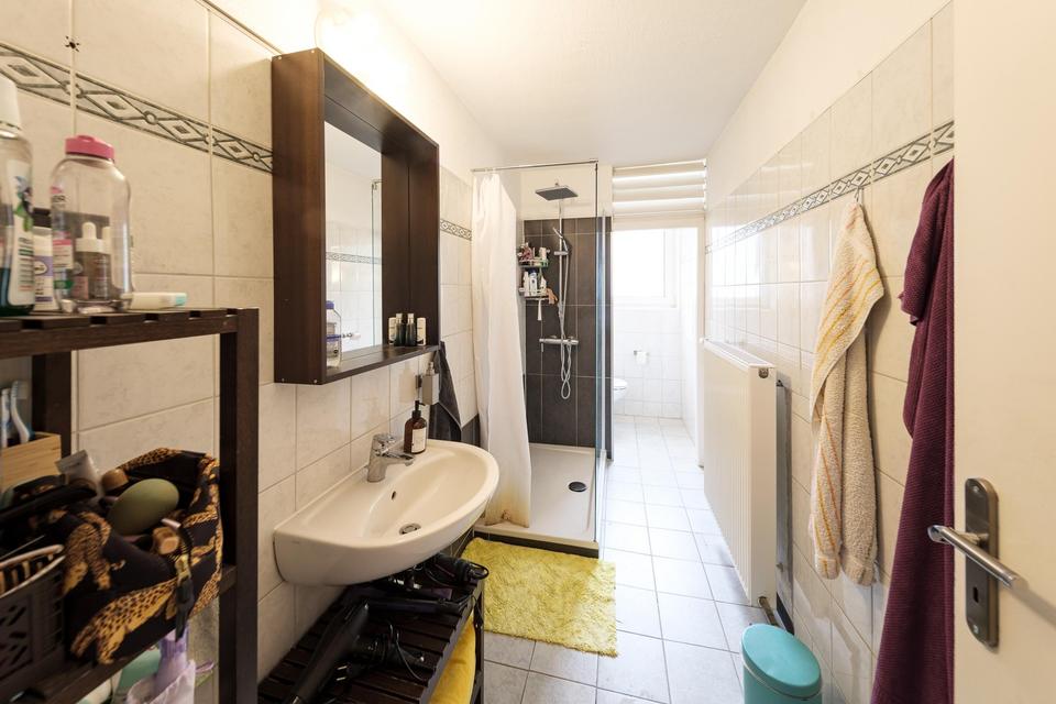 Lichtverwöhnte 5-Zimmer-Wohnung mit Balkon - sofort bezugsfrei! – Bild 12