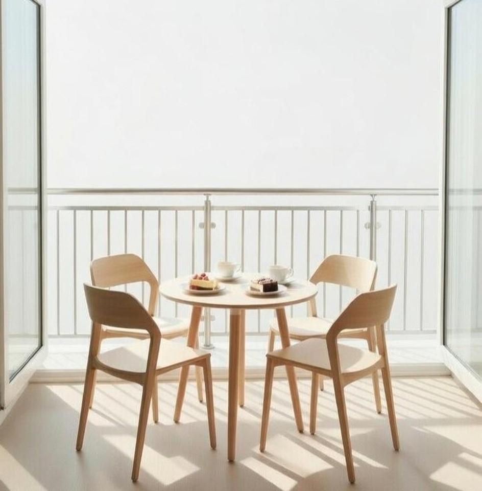 4 Zimmer, Kamin, 2 Bäder, großer Balkon, z.T. Weitblick