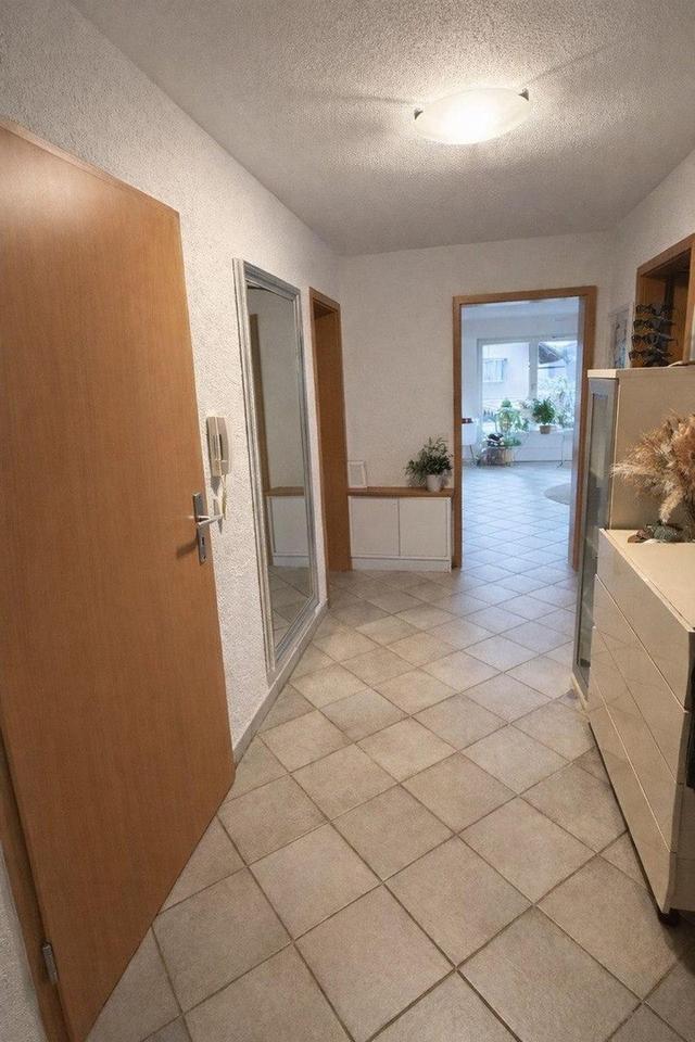 Großzügige 4-Zimmer-Wohnung mit Südterrasse & Kamin – ruhige Lage nahe Basel – Bild 7