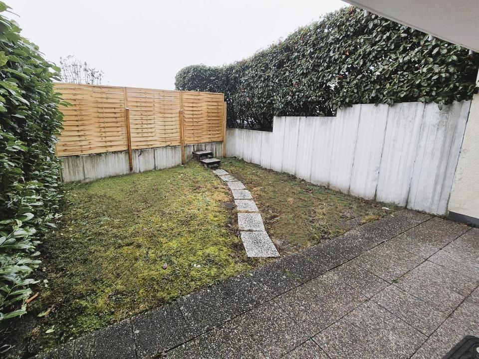 Attraktive 2 Zi, Kü, Bad, Terrasse + kl. Garten und KFZ Stellplatz – Bild 6