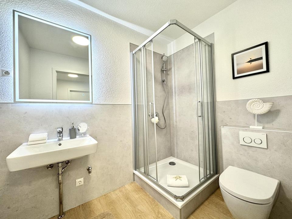 Sofort bezugsfrei: Frisch renovierte 3-Zimmer-Ferienwohnung an der Ostsee! – Bild 9