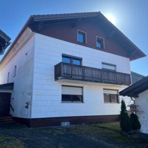 Geräumiges Wohnhaus mit viel Potenzial zu verkaufen