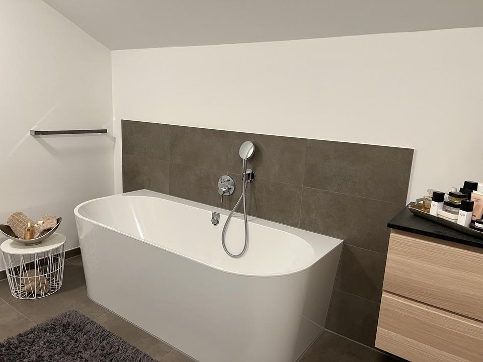 Neuwertiges Einfamilienhaus mit schönem Garten in privater Anliegerstraße – Bild 7