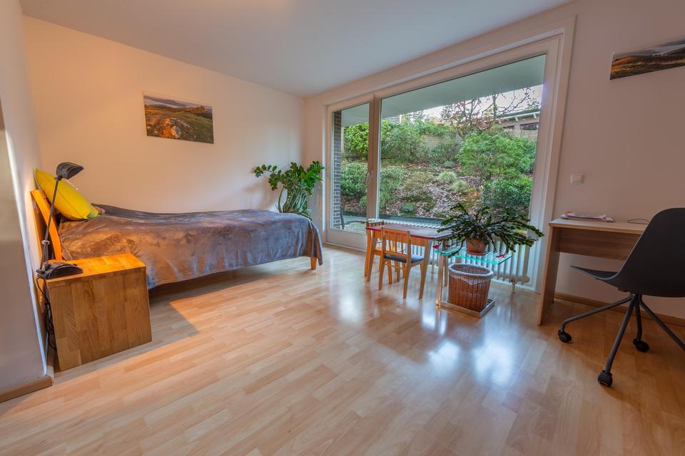 Großzügiges Ein-/Zweifamilienhaus in bester Lage mit tollem Garten – Bild 10