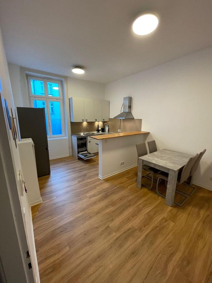 Möbliertes Zimmer in einer Frauen WG, zentral in Wiesbaden Mitte – Bild 6