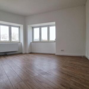 Kernsanierte 4-Zimmer-Wohnung mit großem Garten – ideal für Familien