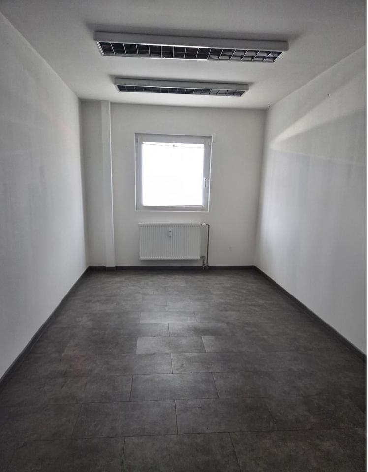 Lager/ Produktionshalle mit Büros – Bild 7