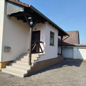 Gepflegtes Einfamilienhaus mit Nebengebäude und beheizbarem Pool