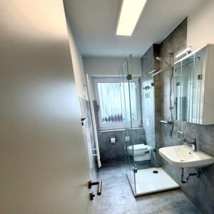 Sonnige 2-Zimmer-Erdgeschosswohnung mit Gartenzugang - 93059 Regensburg – Innstraße