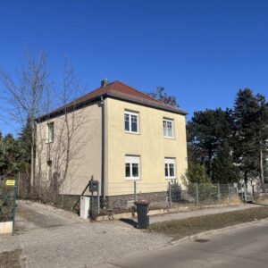 Einfamilienhaus mit großem Garten