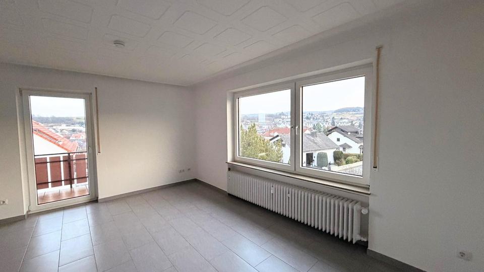 Helle 3-Zimmer-Wohnung mit Traum-Blick, Süd-Ost-Balkon & EBK – Bild 3