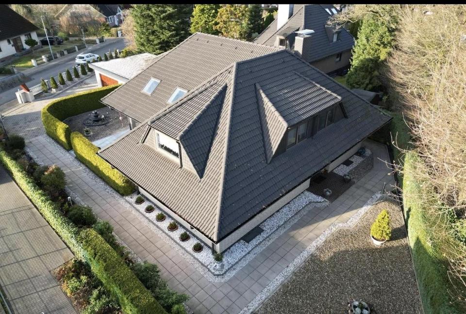 Großzügiges Einfamilienhaus mit Garten, Doppelgarage & vielseitigen Nutzungsmöglichkeiten