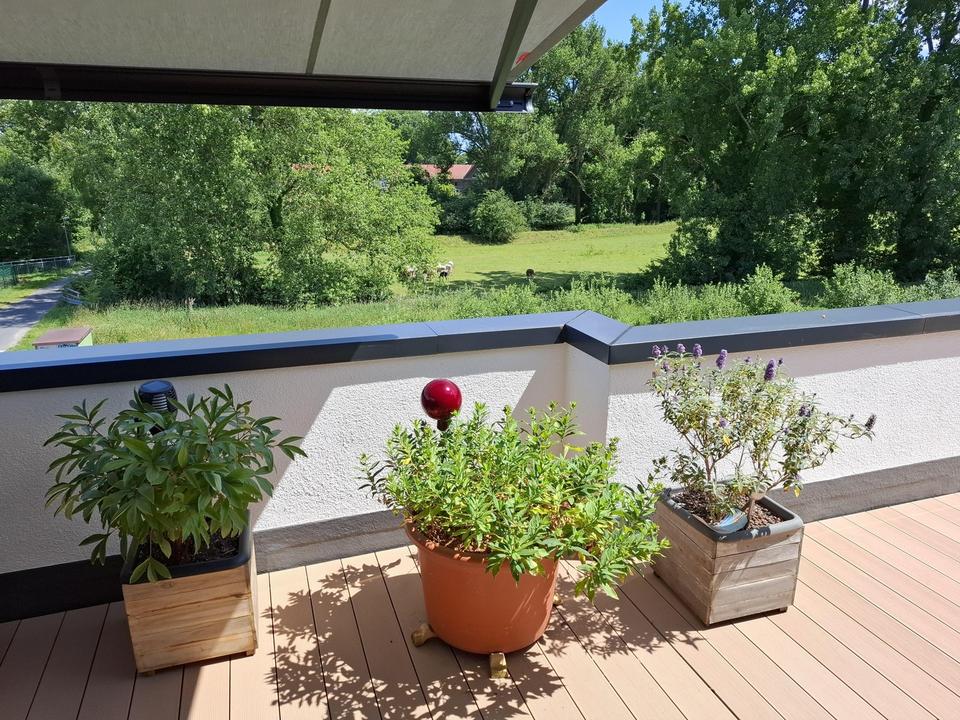 Moderne große Maisonettewohnung mit umlaufender Dachterrasse und zwei Balkonen – Bild 19