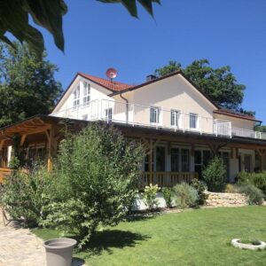 einmaliges Familien-/Generationenhaus, 4-6 Einheiten, ca. 600 m² Wfl., ev. als Baugrund