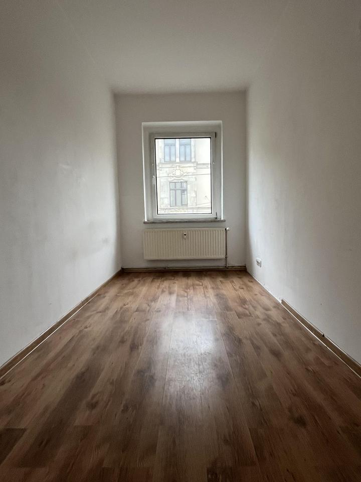 3-Raumwohnung mit modernem Badezimmer und Balkon – Bild 9