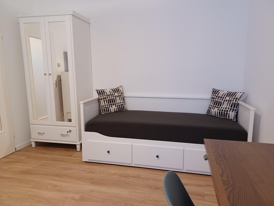 Charlottenburg Wohnen mit Spreeblick vom Balkon inkl. PKW Stellplatz – Bild 6