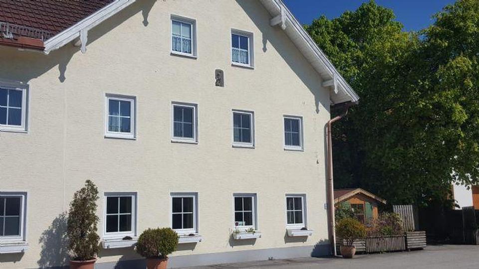 Pension 19 Zimmer, Gasthaus, Biergarten & Betreiberwohnung, Umwandlung "Gewerbe für Wohnen" – Bild 3