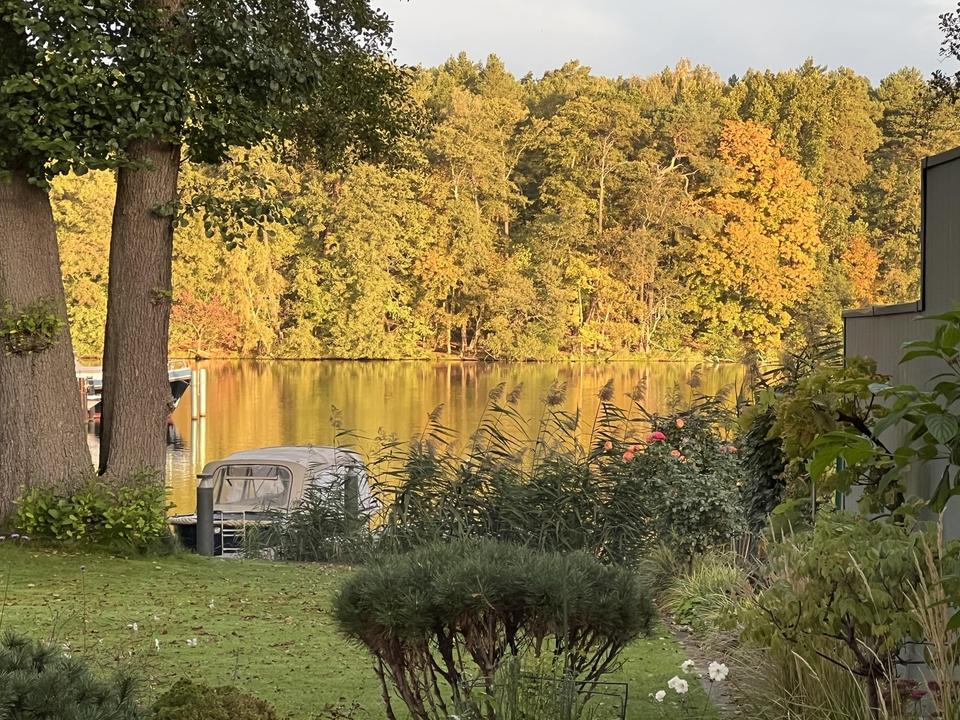 gepflegte Villa mit eig. Seezugang, Steg, Gästehaus, Sauna, Designmobiliar nahe Berlin – Bild 17