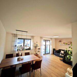 Lichtdurchflutetes Wohnglück im 1. Obergeschoss