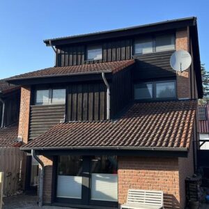 Individuelle Doppelhaushälfte im skandinavischen Stil