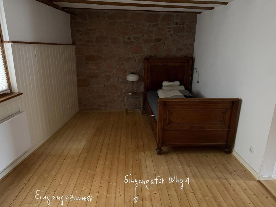 Haus mit zwei Wohneinheiten und einem separaten großen Garten – Bild 5