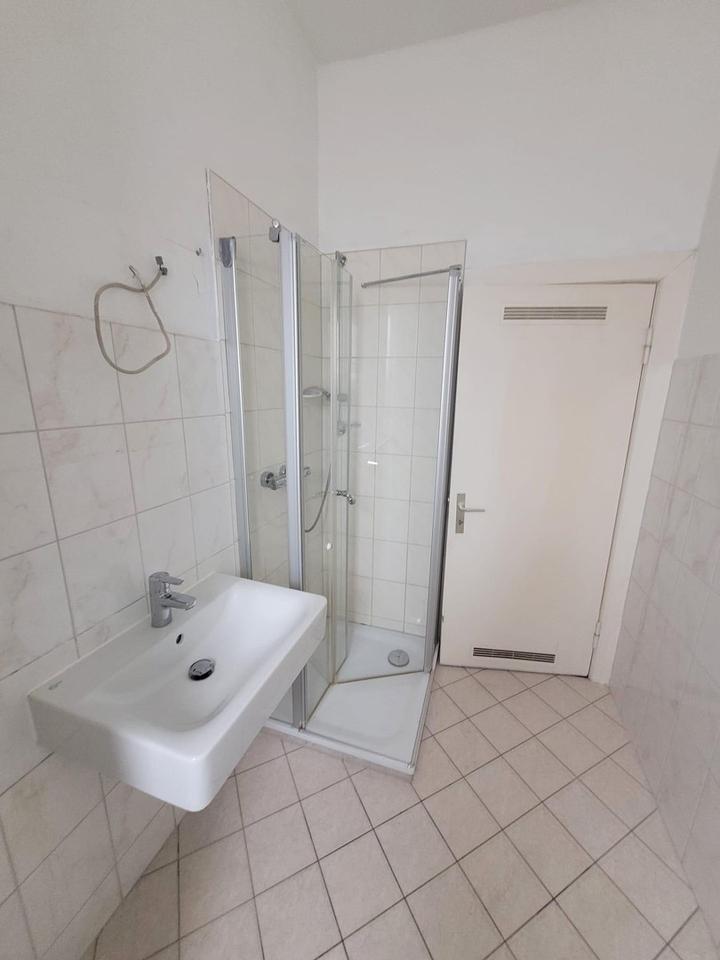 Charmante 3 Zimmer Wohnung im 1. OG mit Blick ins Grüne – Bild 13