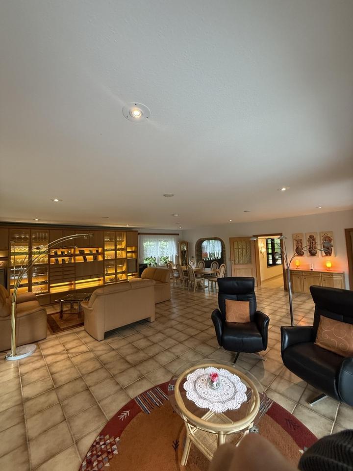 Großzügiges Einfamilienhaus mit Garten, Doppelgarage & vielseitigen Nutzungsmöglichkeiten – Bild 28