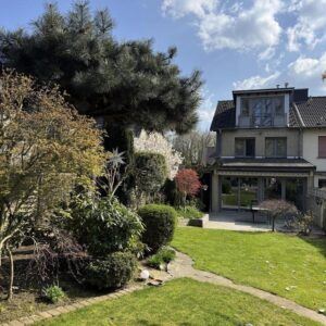 Top gepflegtes Reihenendhaus mit viel Platz und Traumgarten in ruhiger Lage