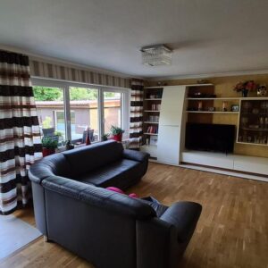 5-Zimmer-EG Wohnung mit Garten, Outdoor-Küche, Doppel Garage & Stellplatz – Wohnen wie im Haus