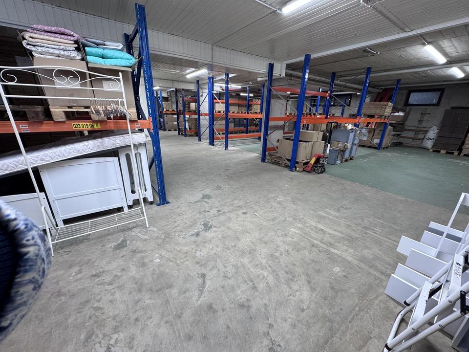 Gewerbehalle mit Rolltor in Seelscheid Gewerbegebiet – Bild 5