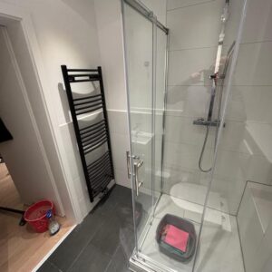 Zwei-Zimmer-Wohnung, EBK, Klima, Abstellraum