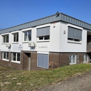 Firmenhalle / Industriehalle mit Bürotrakt