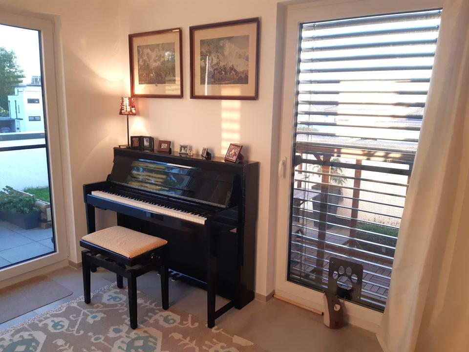 Moderne große Maisonettewohnung mit umlaufender Dachterrasse und zwei Balkonen – Bild 12