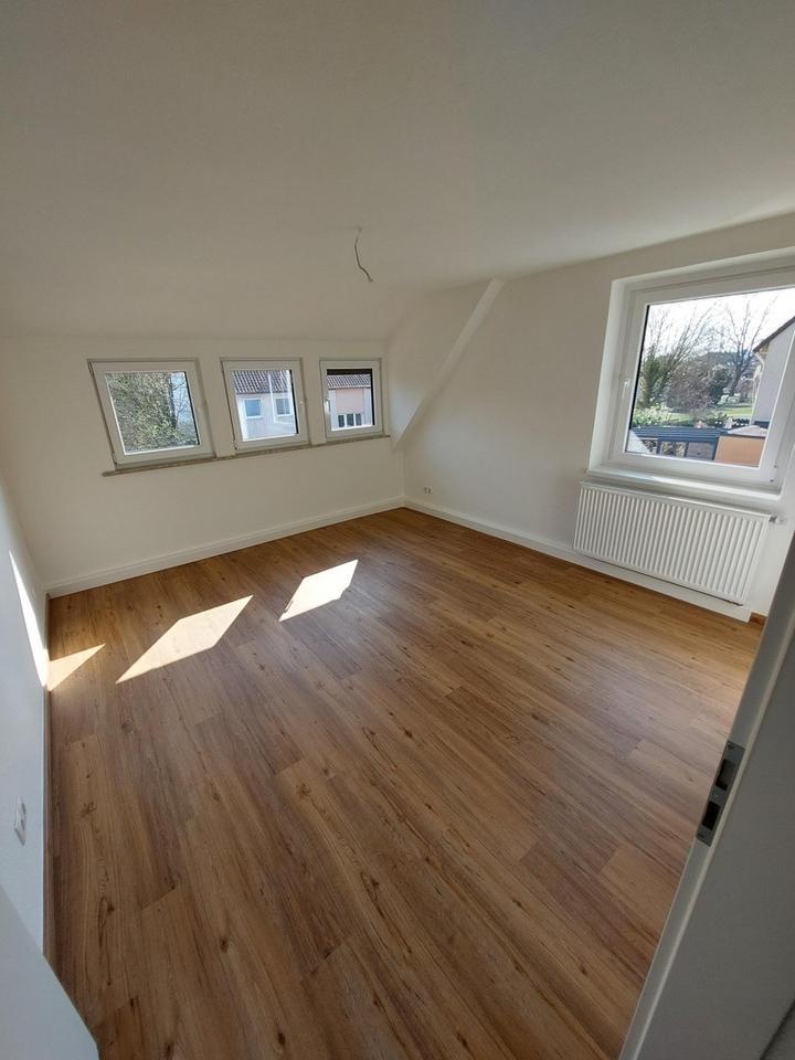 Helle kompl. renovierte 3-Zi.Wohnung mit neuer Einbauküche – Bild 6