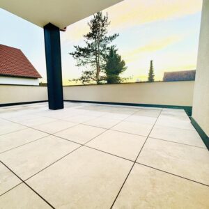 Moderne, großzügige 2-Zimmerwohnung / Erstbezug nach Umbau/ Balkon/ Einbauküche