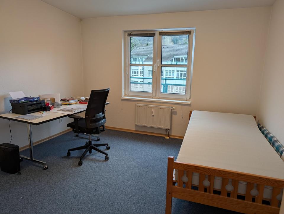 Lichtdurchflutete Wohnung mit großer Dachterrasse in zentrumsnaher Lage von Privat – Bild 13