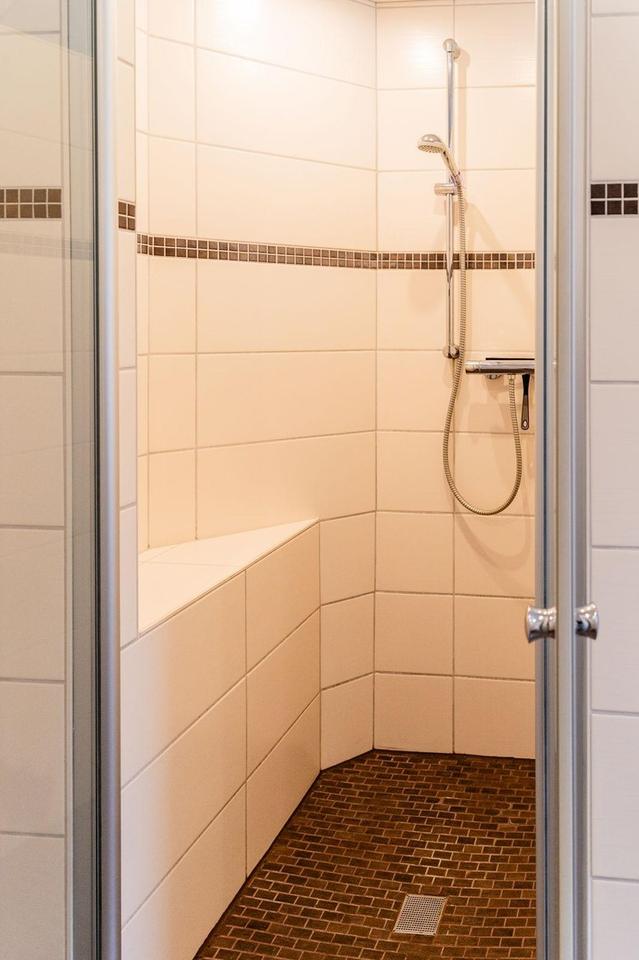 Gepflegtes Einfamilienhaus (Walmdachbungalow) ohne Makler – Bild 30