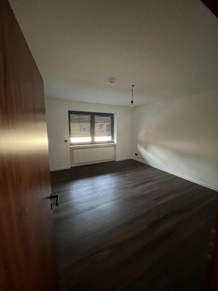 Erstbezug nach Sanierung: Großzügige Etagenwohnung – Bild 6