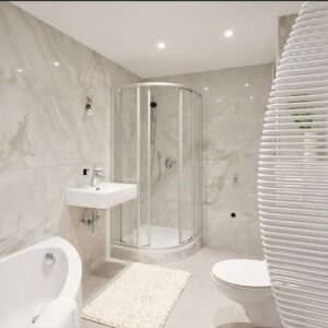 Eigennutzer oder Kapitalanger: Bezugfrei 3 Zimmer Wohnung frisch renoviert