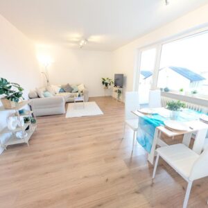 PROVISIONSFREI | Erstbezug nach Komplettsanierung | Helle 3-Zimmer Wohnung | Stellplatz | Keller