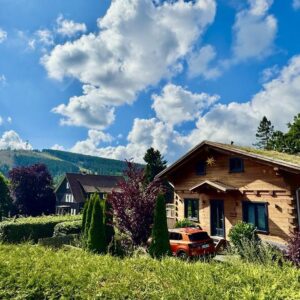 6 Blockhäuser/Ferienhäuser mit sehr guter Rendite, in Top Lage