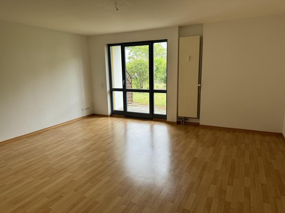 1-Zimmer-Apartment mit Grünanlage und Garage – Bild 2