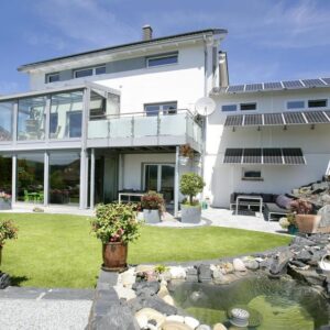 modernes Solareffizienzhaus mit tollem Blick auf den Thüringer Wald