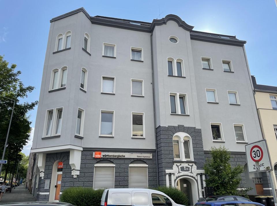 Starting a new job in or around Essen? Fully furnished period apartment in a prime central location – Bild 4