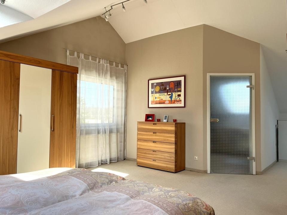 Großes, helles REH für die Familie mit modernem Grundriss und wunderschönem Garten – Bild 19