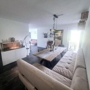 Moderne Erdgeschosswohnung 3,5 Zimmer VB