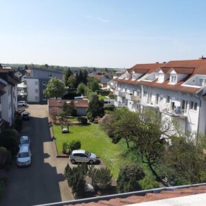 Lichtdurchflutete 4-Zi.Wohnung (105qm) mit Dachterrasse Aufzug, in Sinzheim Nähe Baden-Baden