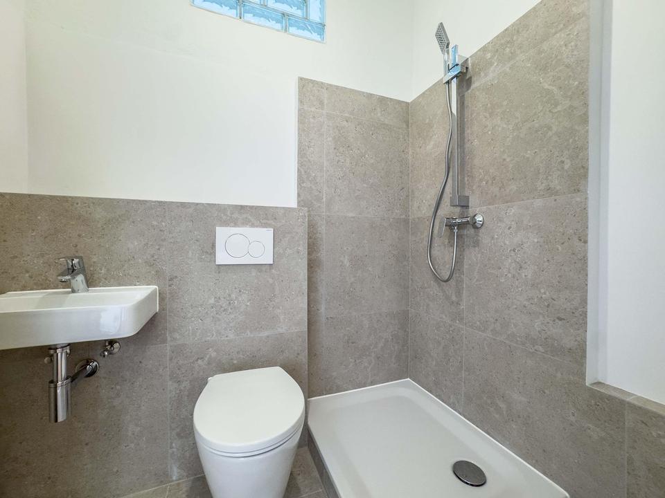 Heller Altbauklassiker im Schillerkiez – Bild 3