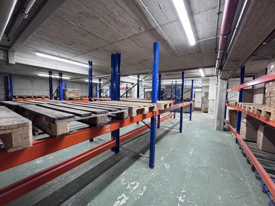 Gewerbehalle mit Rolltor in Seelscheid Gewerbegebiet – Bild 6