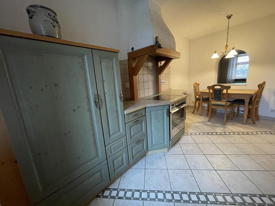 Gepflegtes Stadthaus mit Garten und Terrasse – Bild 6